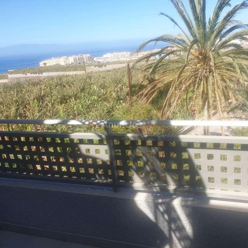 Vivienda muy moderna y adecuatamente distribuida.