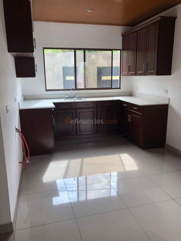 Se vende casa nueva en lomas del valle-nicaragua