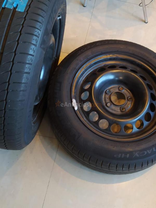 Vendo dos neumaticos