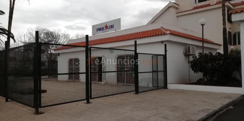 Oferta inmueble (local) en parque de la reina, arona