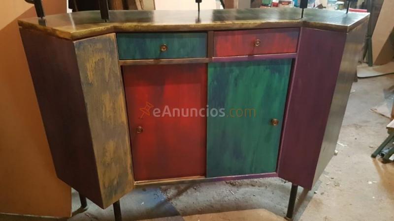 Mostrador tienda ropa joven