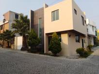 Vendo casa en fraccionanmiento centrico