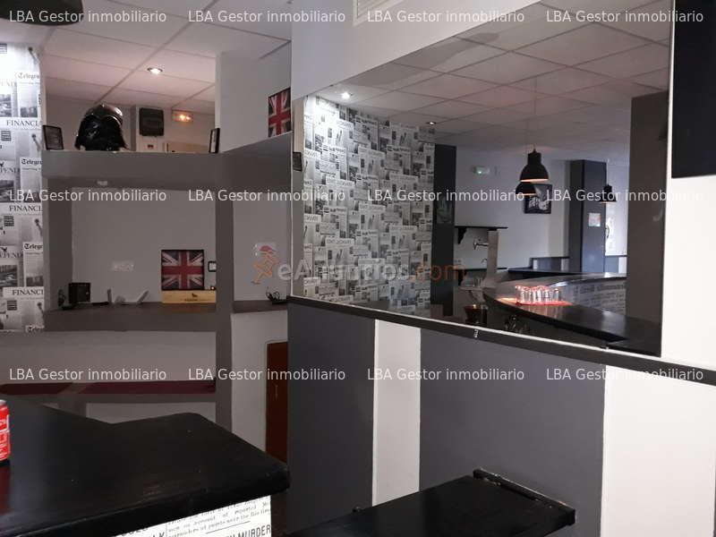 Cafetería totalmente montada.