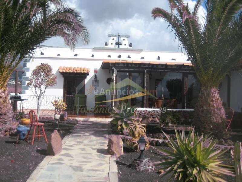 (Ref.139001) Una casa única con más de 28,000m2 de terreno con impresionantes vistas al mar y la montaña