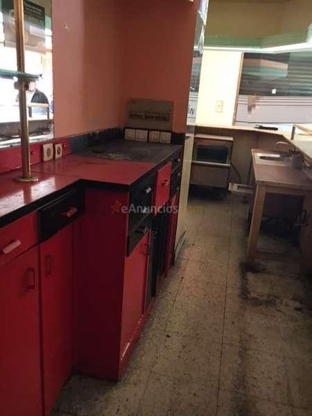 Salamanca ( Plaza Barcelona ) ; venta de local preparado como bar con  terraza. 120.000€