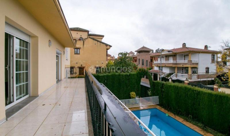 Adosado en venta en  Ogijares