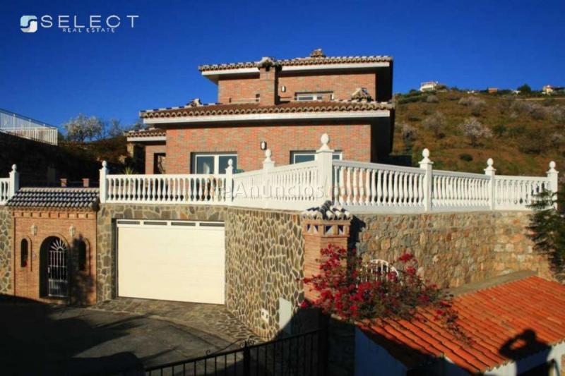 Adosado en venta en Avenida Almendros, Monte los Almendros - El Pargo - Costa Aguilera, Salobreña