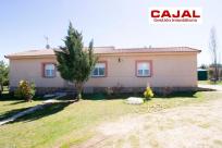 Adosado en venta en  Fresno de Cantespino