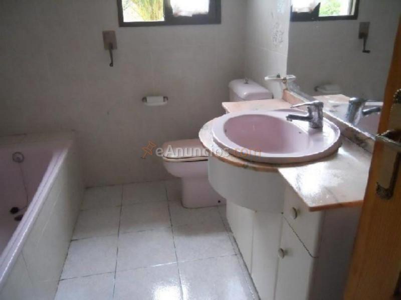 Adosado en venta en  Entrepinos, L'Eliana