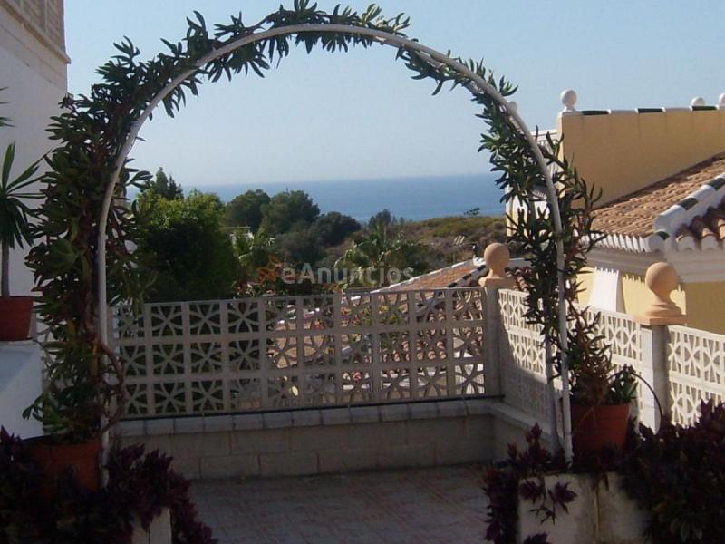 Adosado en venta en  Almayate Bajo