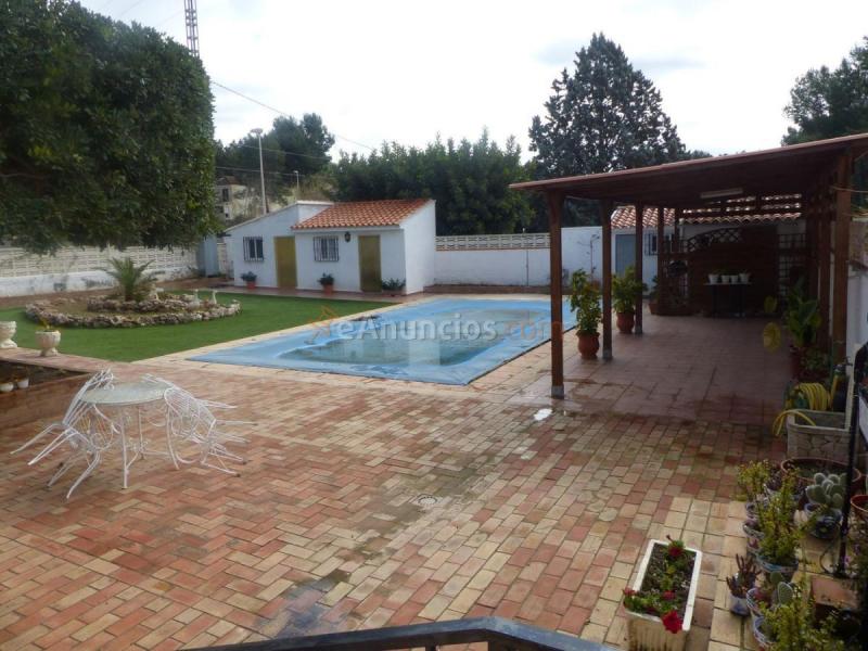 Adosado en venta en  Riba-Roja de Túria