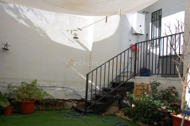 Casa en venta en Calle almendros, La Zubia