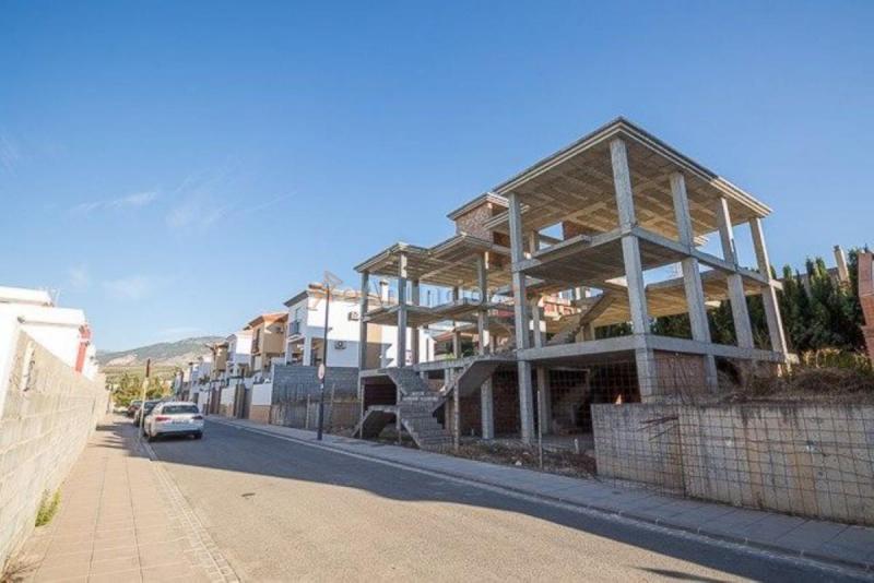 Casa en venta en Calle Calle tolerancia, La Zubia