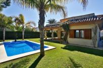 Adosado en venta en  Rio Real-Los Monteros, Marbella