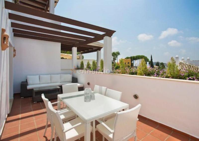 Apartamento en venta en Calle Auriga, Nueva Andalucía, Marbella