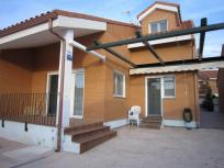 Casa en venta en  Esquivias