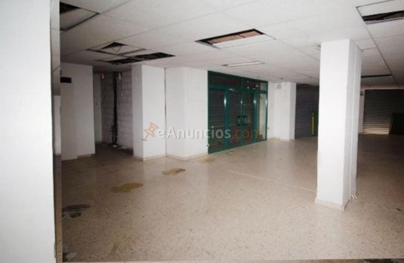 Edificio en venta en  SALVADOR DALI, POL. INDUSTRIAL LA PAÑOLETA, Capuchinos, Vélez-Malaga