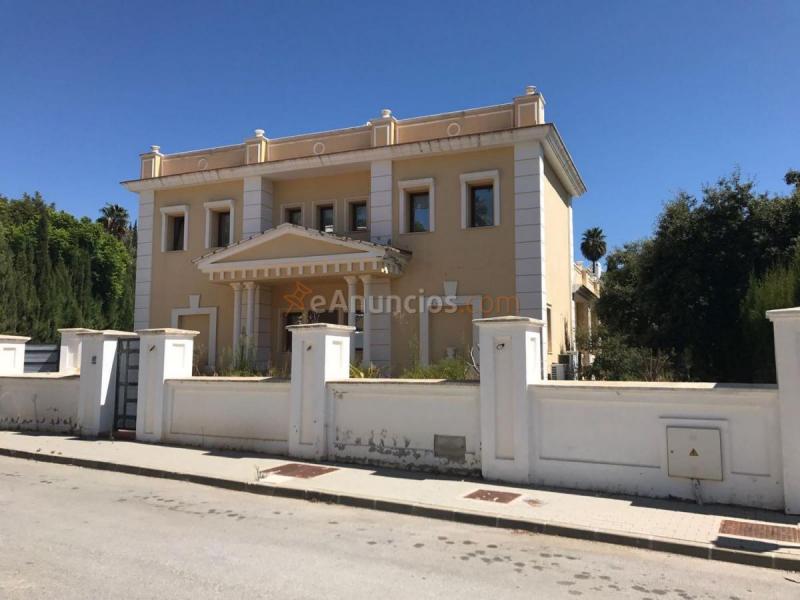 Adosado en venta en  HACIENDA DE LAS CHAPAS, Elviria-Cabopino, Marbella