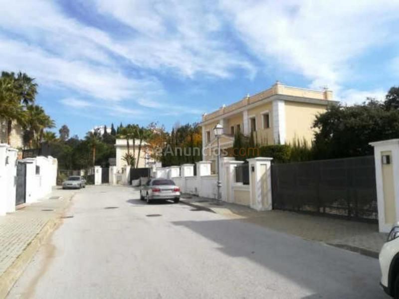 Adosado en venta en  HACIENDA DE LAS CHAPAS, Elviria-Cabopino, Marbella