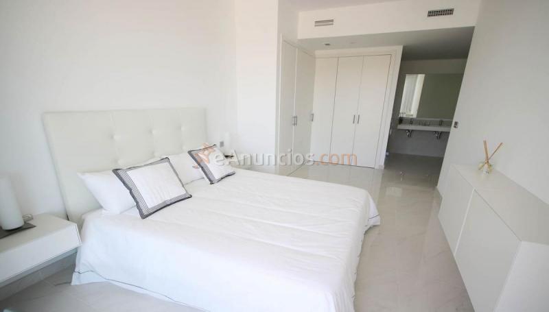 Apartamento en venta en Avenida de Bel-Air, Estepona, Benamara-Atalaya, Estepona