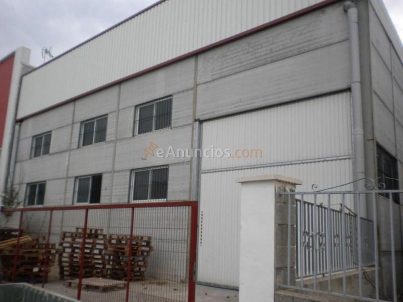 Edificio en venta en  Vilamarxant