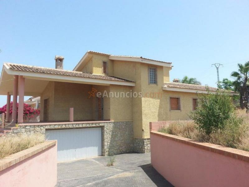 Adosado en venta en  Entrepinos, L'Eliana