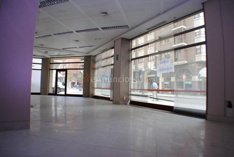 Local Comercial en alquiler en  Este, Gijón