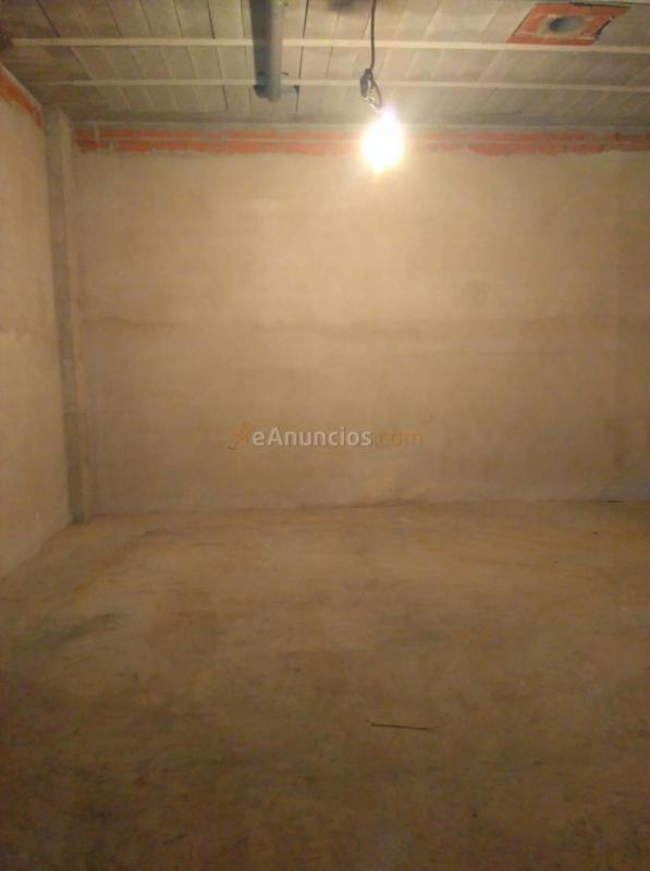 Local Comercial en venta en  Núcleo Urbano, La Pobla de Vallbona