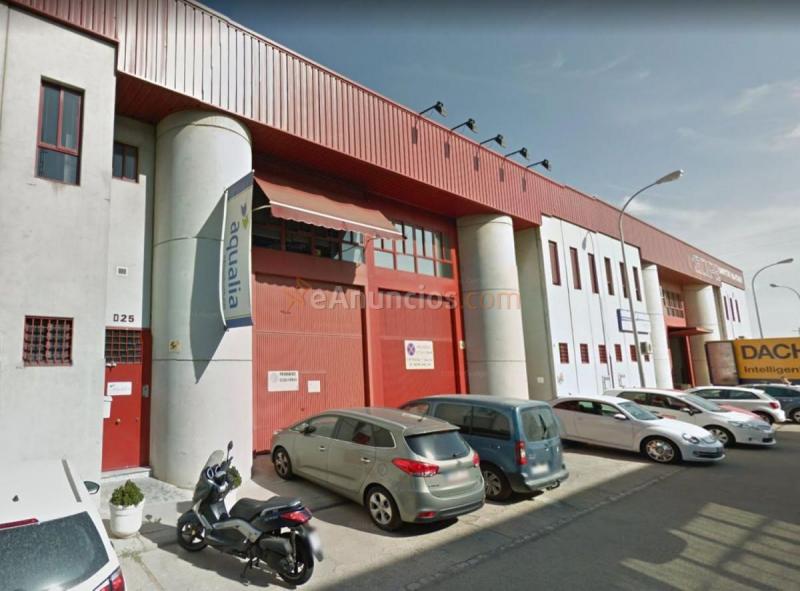 Edificio en venta en Calle Pincel, Pino Montano, Sevilla