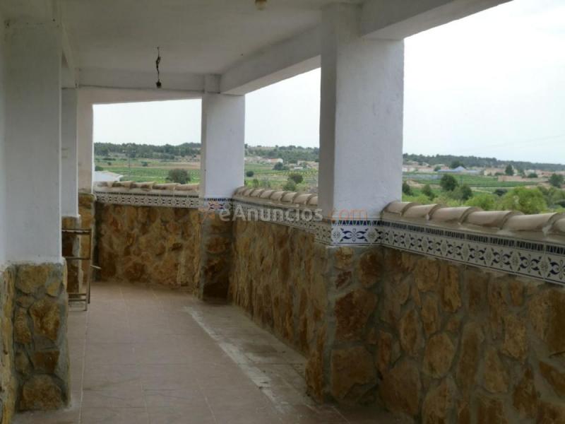 Adosado en venta en  Calle Fuente, Requena