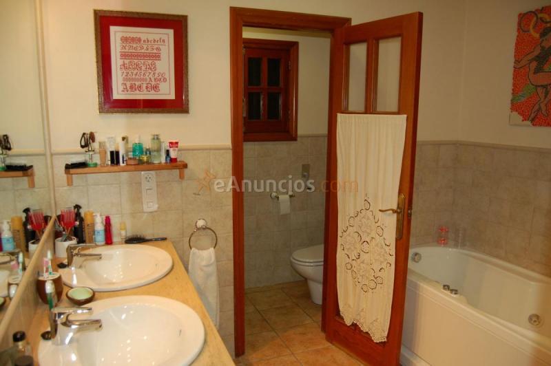 Adosado en venta en  Montealegre, L'Eliana