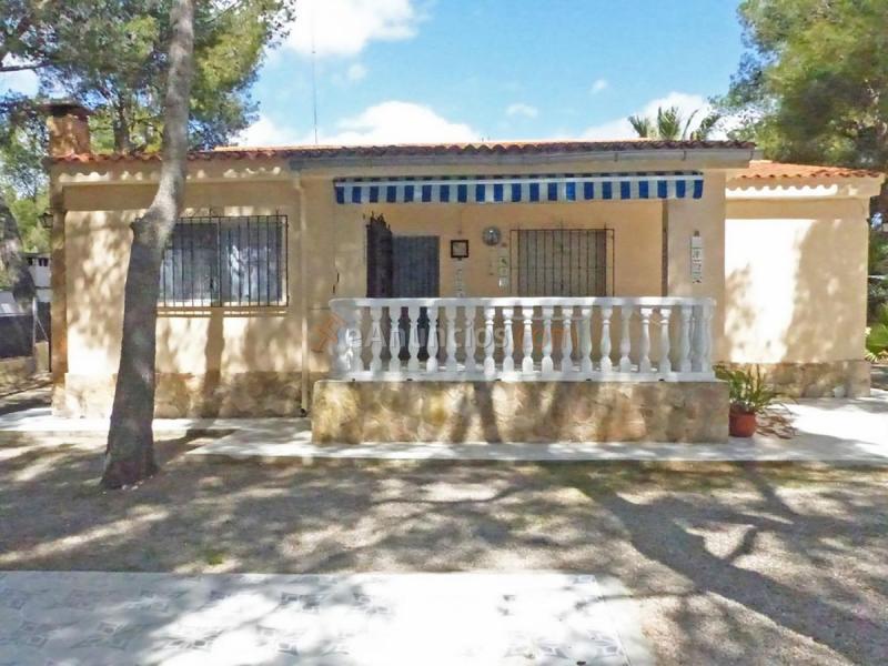 Adosado en venta en  Serra