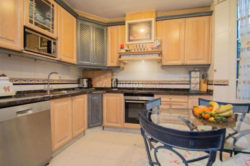 Adosado en venta en Avenida de andalucia, Barrio de los Periodistas, Granada