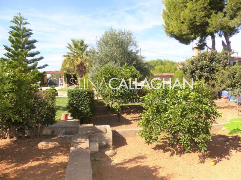 Adosado en venta en  Pla dels Aljubs, La Pobla de Vallbona