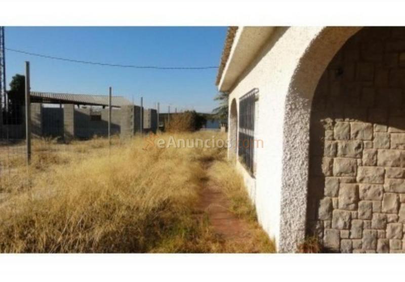 Adosado en venta en  Entrepinos, L'Eliana