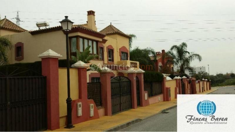 Casa en venta en  urbanización las flores, Rio Real-Los Monteros, Marbella