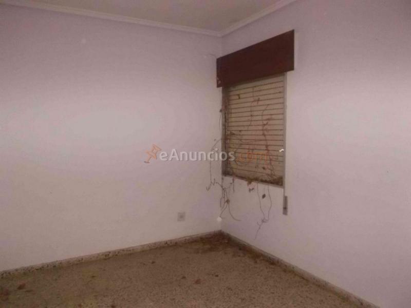 Adosado en venta en  Entrepinos, L'Eliana