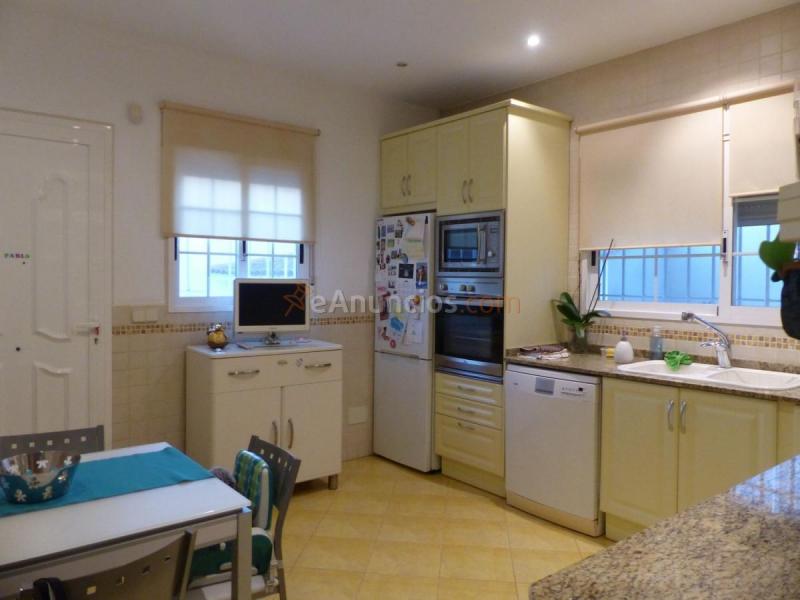 Adosado en venta en  Montesol, L'Eliana