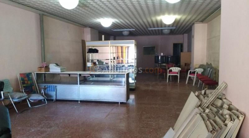 Local Comercial en alquiler en  Núcleo Urbano, La Pobla de Vallbona