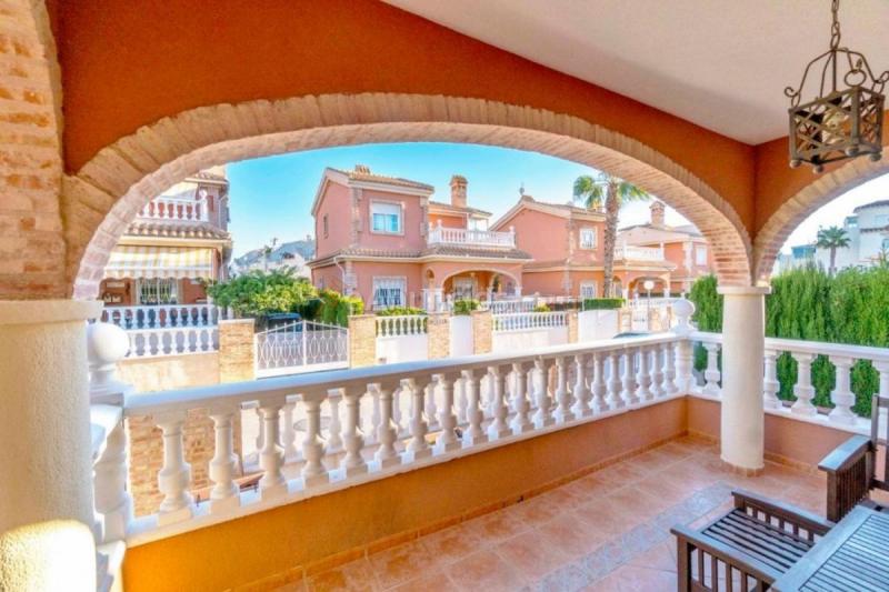 Adosado en venta en  Paraná, Orihuela Costa, Orihuela