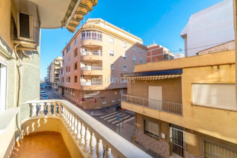 Apartamento en venta en  Patricio Perez, Centro, Torrevieja