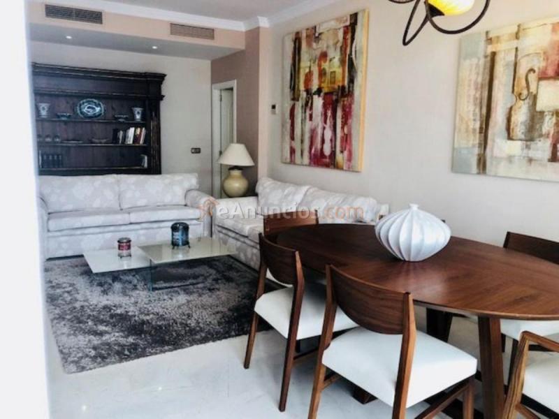 Apartamento en venta en  Urb. Marbella Real, Nagüeles-Milla de Oro, Marbella