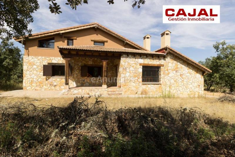 Adosado en venta en  Fresno de Cantespino