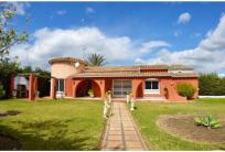 Adosado en venta en Avenida de la playa, Benamara-Atalaya, Estepona