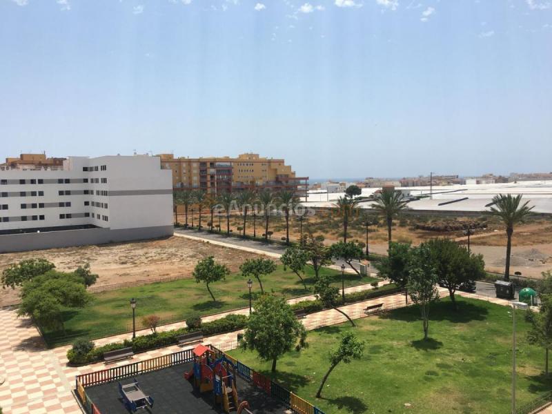 Apartamento en venta en Avenida José Amat Benavides, Roquetas, Roquetas de Mar