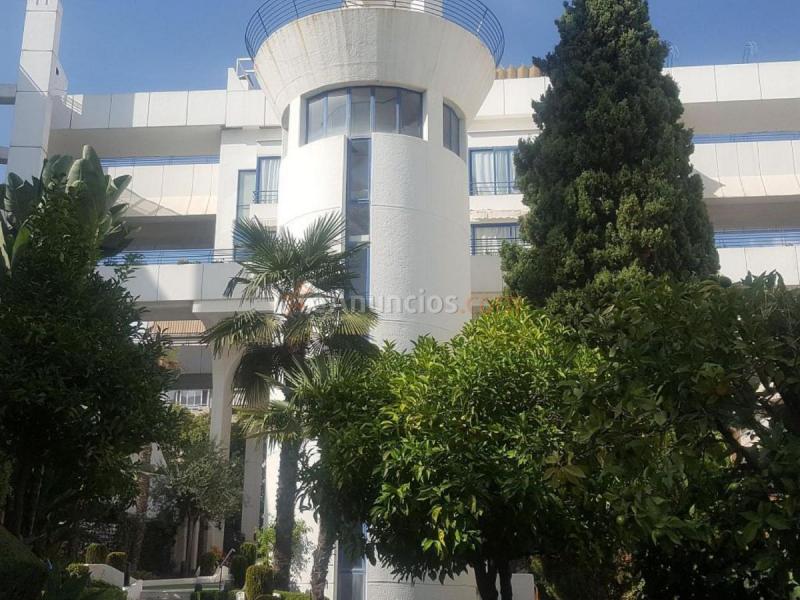 Apartamento en venta en Calle Ramón Gómez de la Serna, Marbella, Marbella Pueblo, Marbella