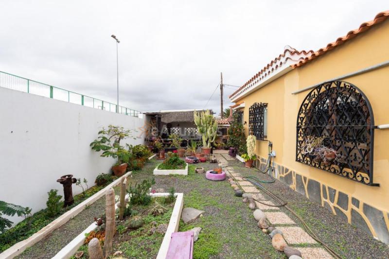 Adosado en venta en  tarragona, El Goro - Ojos de Garza, Telde