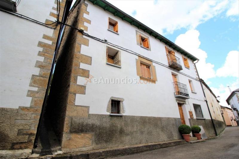 Adosado en venta en  Principal, Poblaciones sur, Jaca