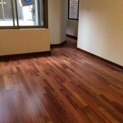 montador de suelos laminados tarimas y frisos