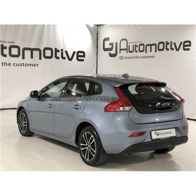 Volvo V40 MY19 2.0 T2 Momentum Manual Mussel Blue 120cv